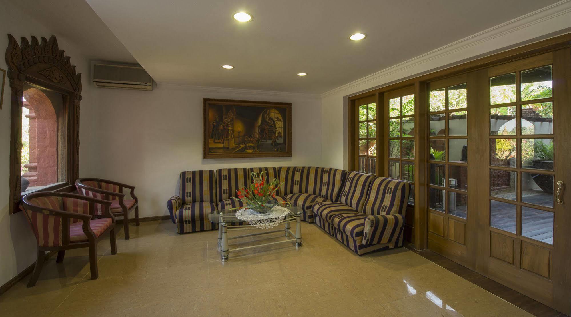 Thurizza Hotel Bagan Ngoại thất bức ảnh