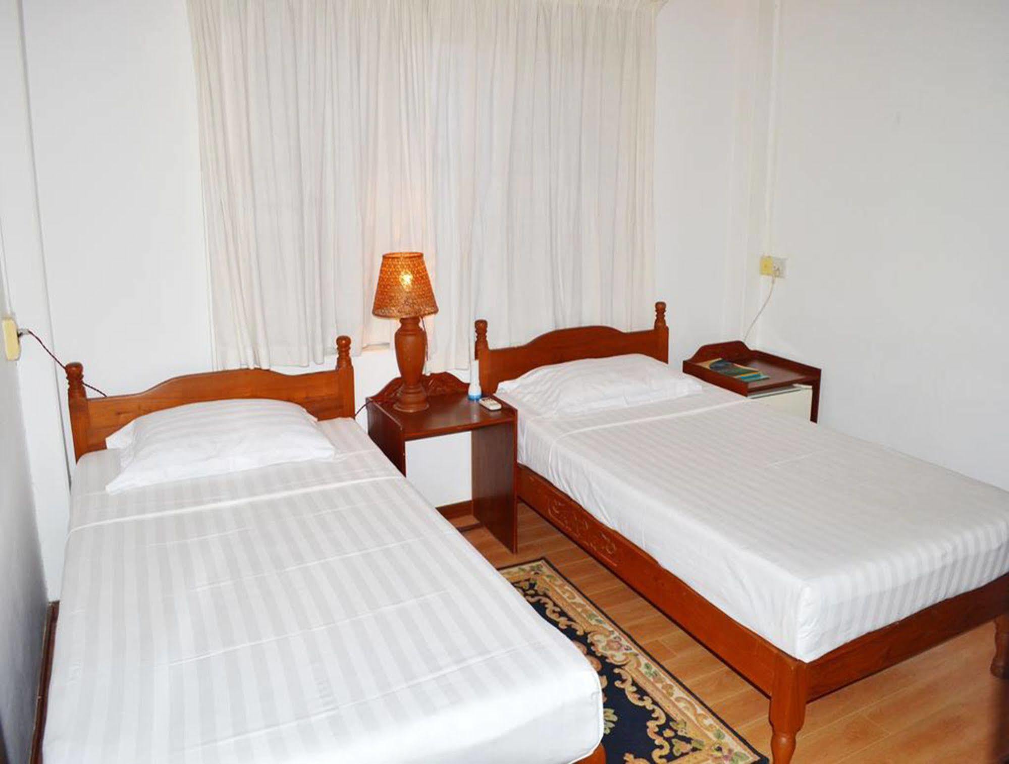 Thurizza Hotel Bagan Ngoại thất bức ảnh
