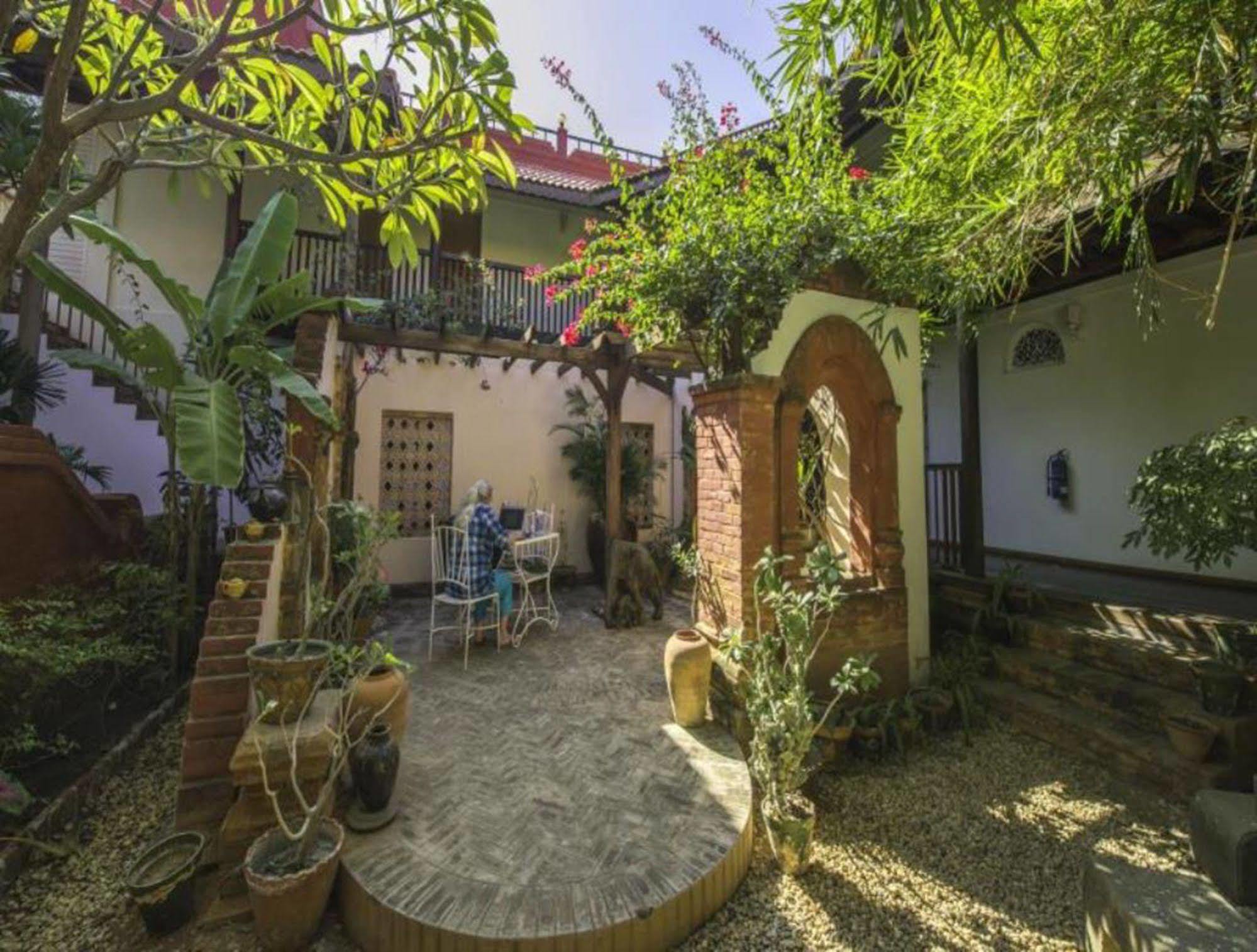 Thurizza Hotel Bagan Ngoại thất bức ảnh